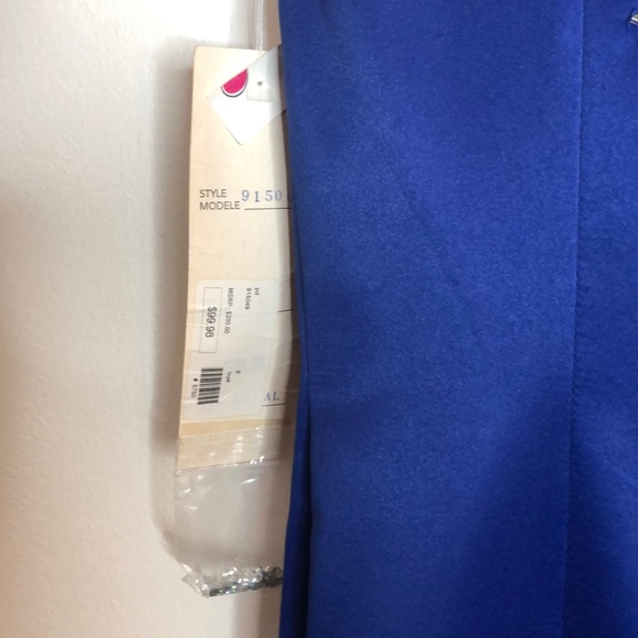 Royal blue formal gown with embroidery - Picture 4 of 4